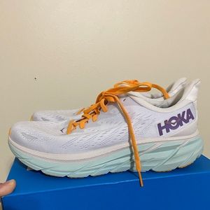 HOKA Clifton 8